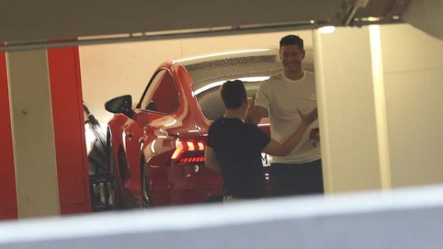 开云体育平台在线-莱万回到慕尼黑与拜仁告别：这段经历，不会忘记